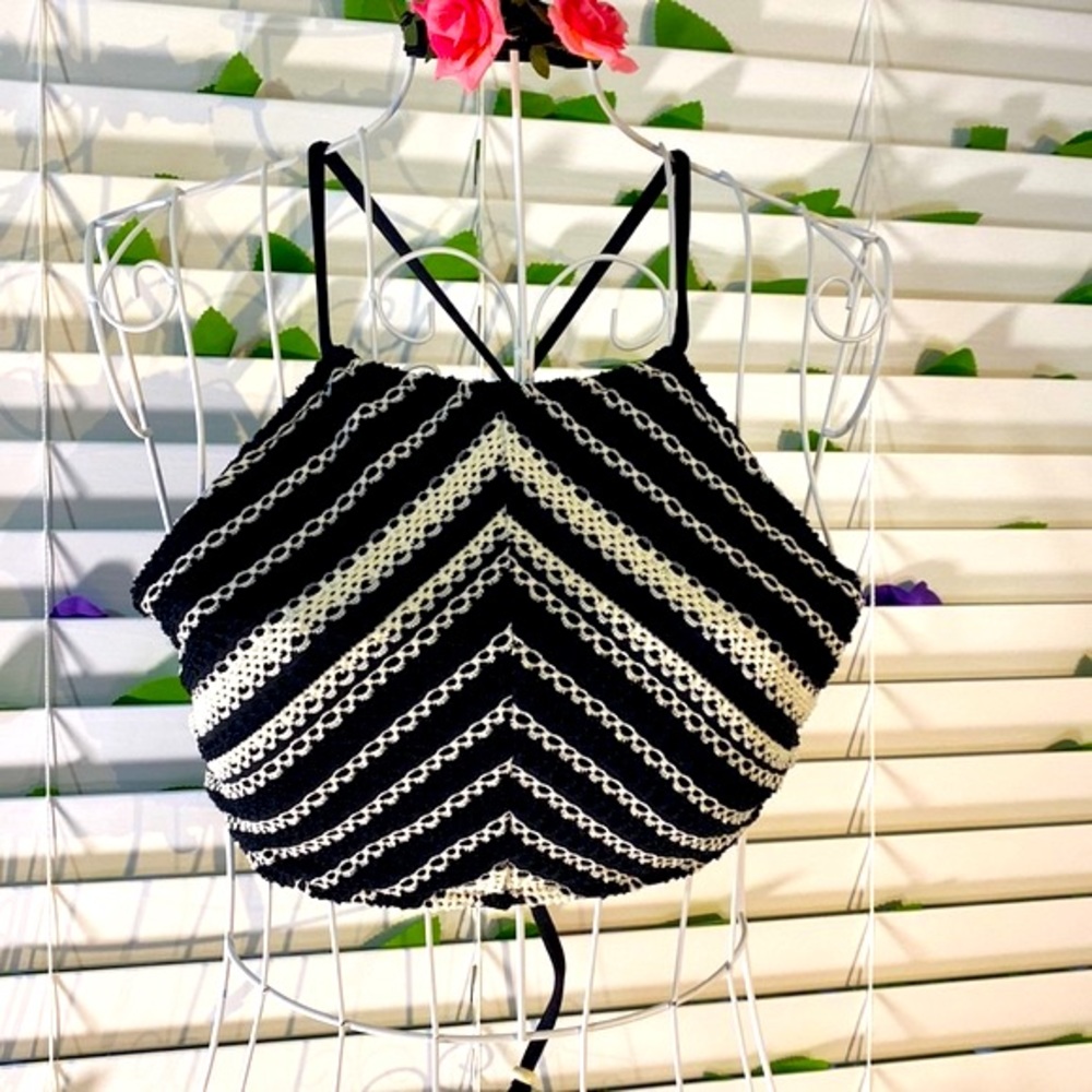 Polo padded black & creamy white triangle halter top